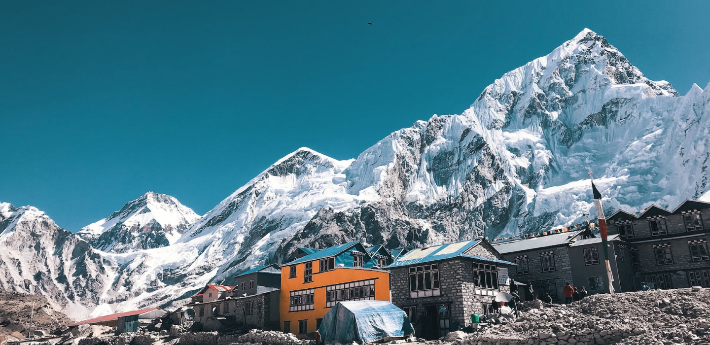 trekking-and-hikking-image